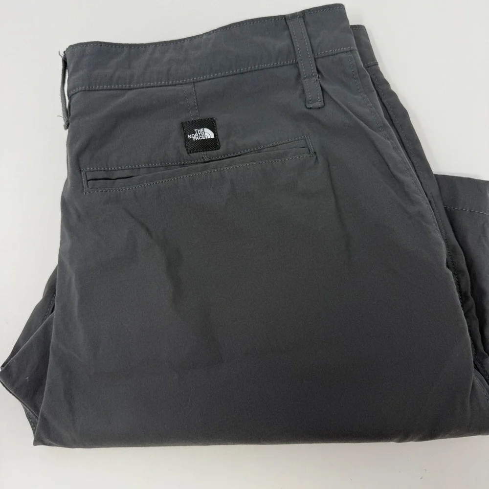 The North Face Mens Shorts Asphalt Grey Nylon Stretch Hiking NF0A3FZC